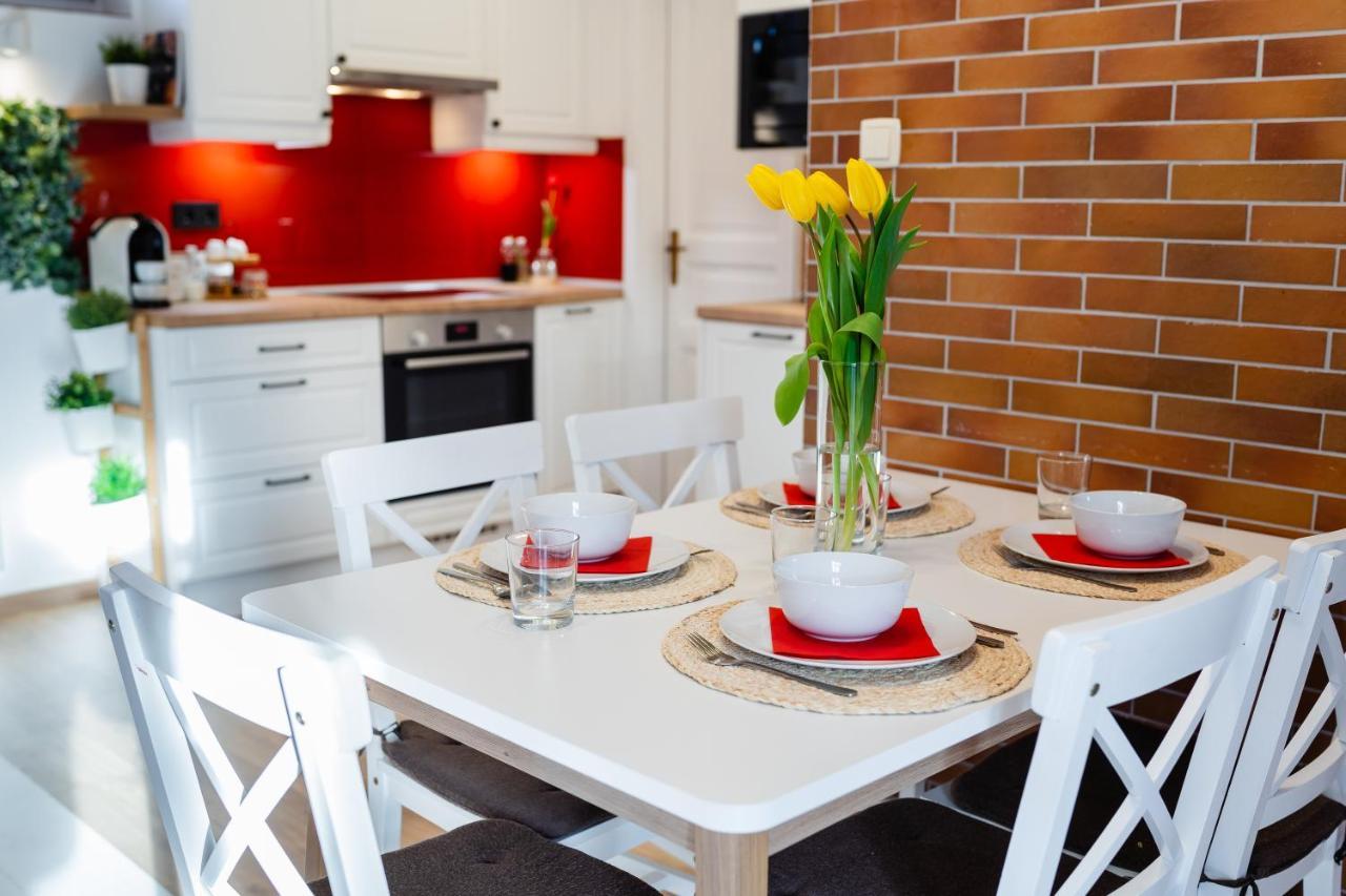 Sara-Lux Apartman Nyarliget エクステリア 写真